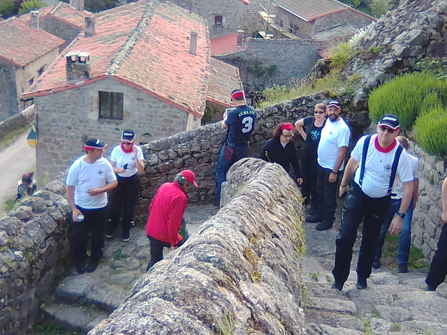 A l’assaut du château de Chalençon A l’assaut du château de Chalençon