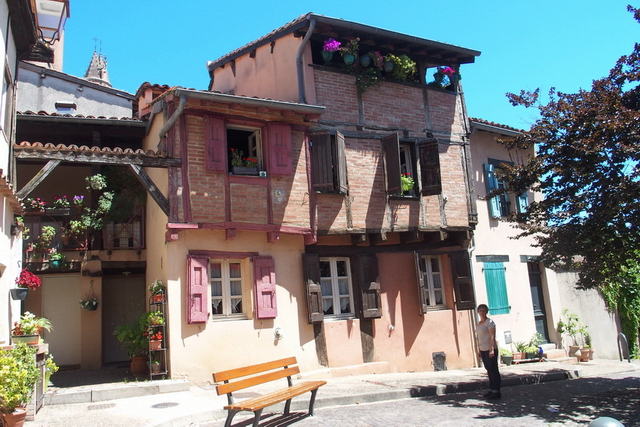 Albi - Petit coin charmant au détour d’une ruelle Albi - Petit coin charmant au détour d’une ruelle